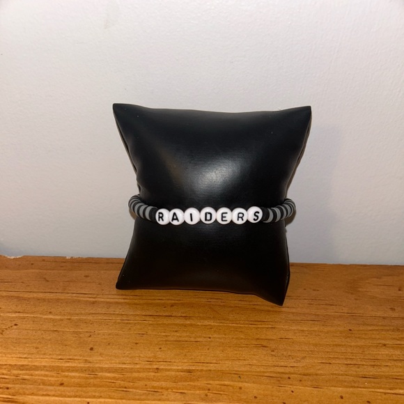 Las Vegas Raiders Heishi Bracelet - Picture 1 of 11